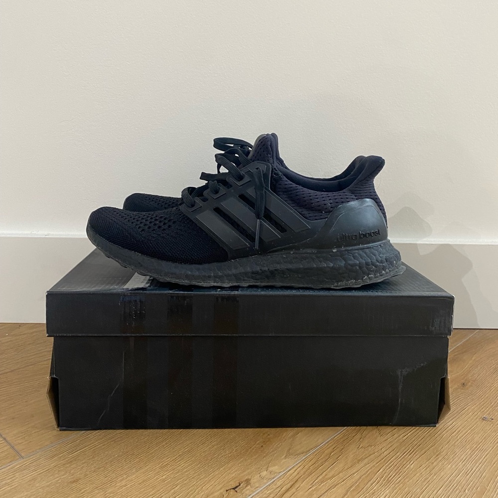 Gently worn Adidas UltraBOOST LTD sz8.5